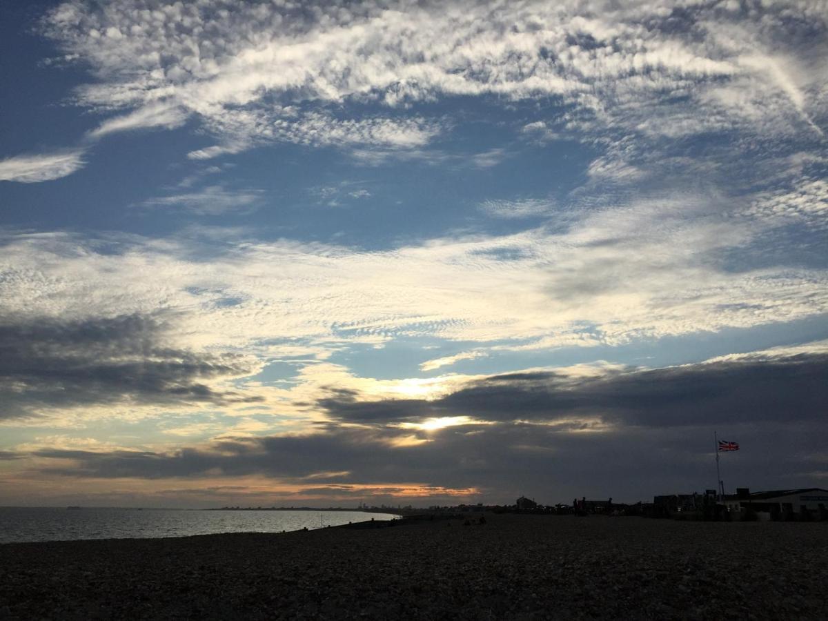 The Barn Apartment South Hayling Bagian luar foto